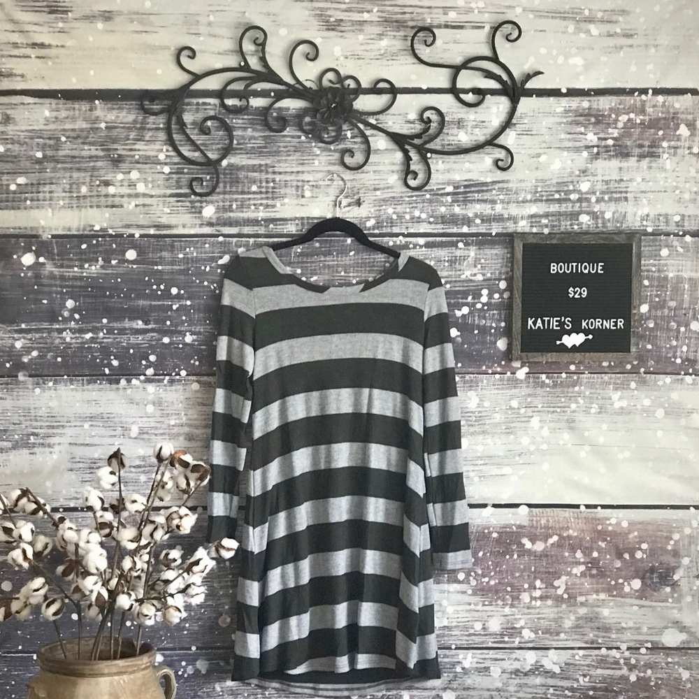 NEW Olive & Gray Striped Swing Dress ✨
